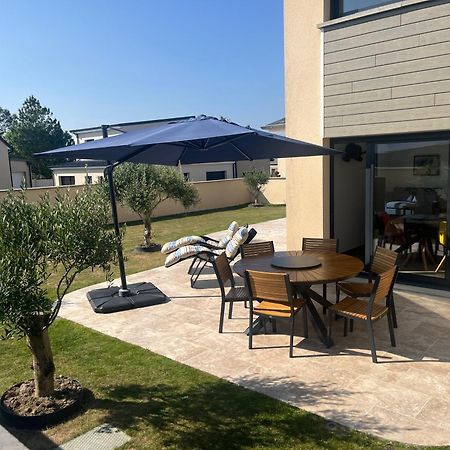 Beach House Gouville-sur-Mer Екстериор снимка